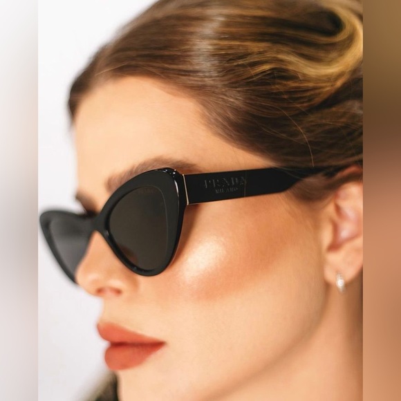 Authentic- 💯- New - PRADA PR 13YS Black Dark Grey Gradient Cat-Eye Sunglasses - Picture 6 of 17